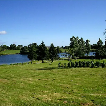Lakeside Haven 펜션