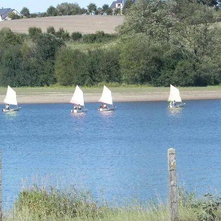 Lakeside Haven * Viré